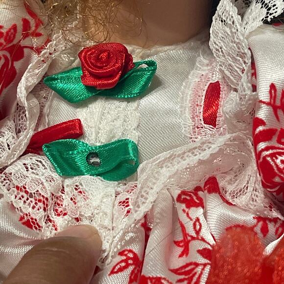 Soft Expressions Animated Musical Doll - New with Box - Picture 7 of 7